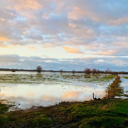 Chambre De Jeanne - Le Refuge Des Parachutistes - En Bordure Du Marais Neuville-au-Plain Экстерьер фото